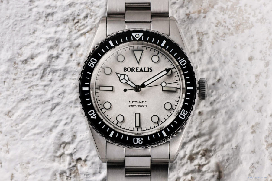 borealis bull shark v2 white dial chrono scent 